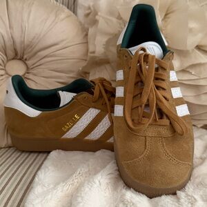 Adidas Gazelle “Mesa” Sneakers UNISEX Women size 7 1/2  Men size 6